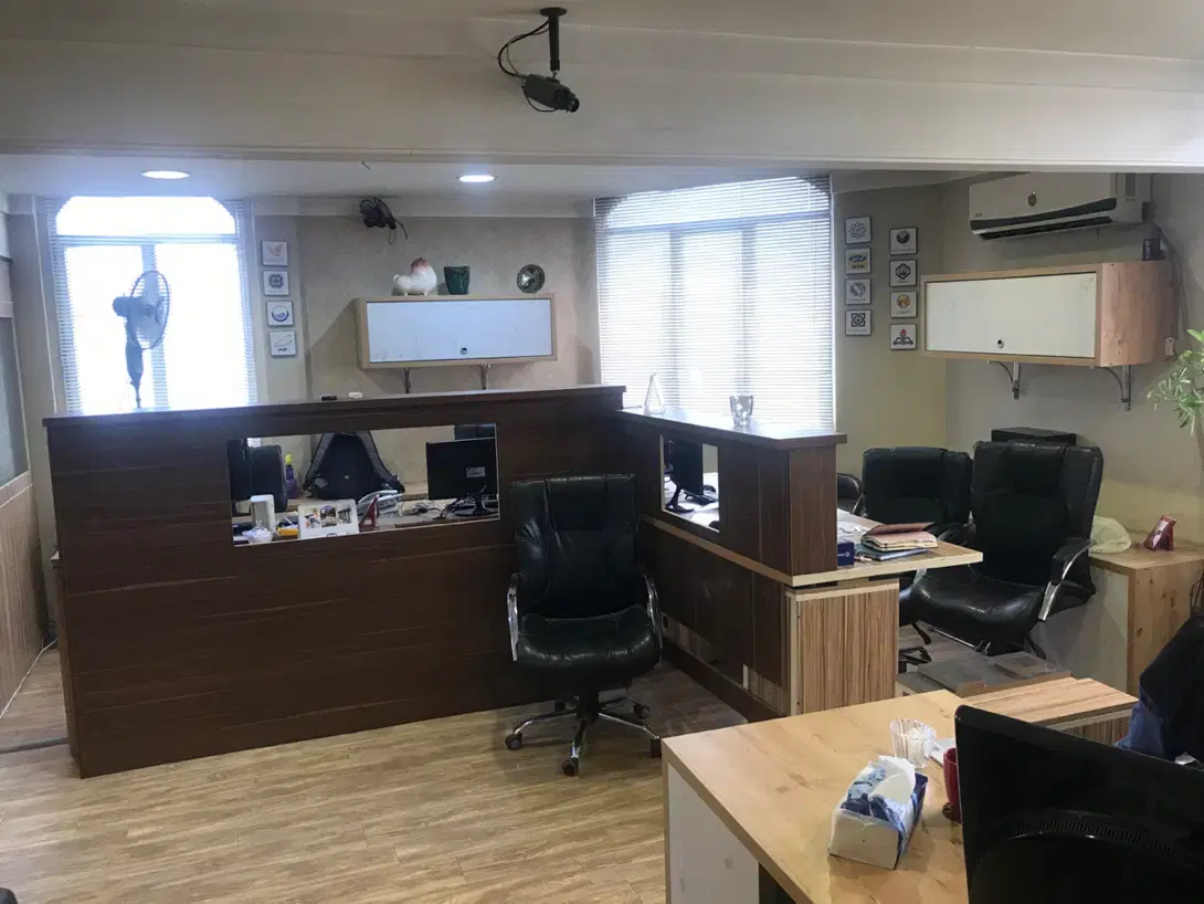 اجاره دفتر کار در بازار بلورفروشان شوش با وسایل