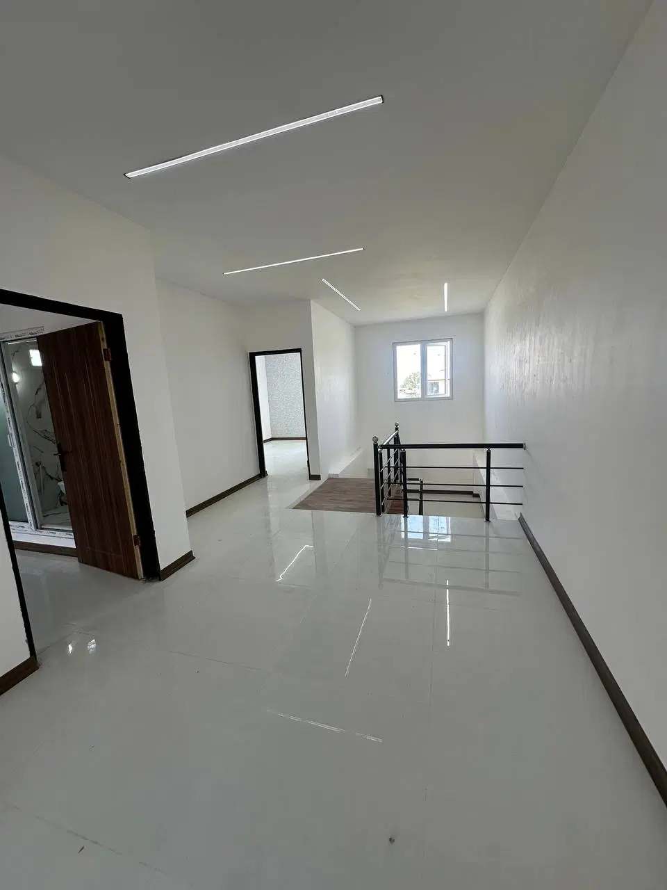 دوبلکس نما مدرن سند تک برگ عرصه و عیان