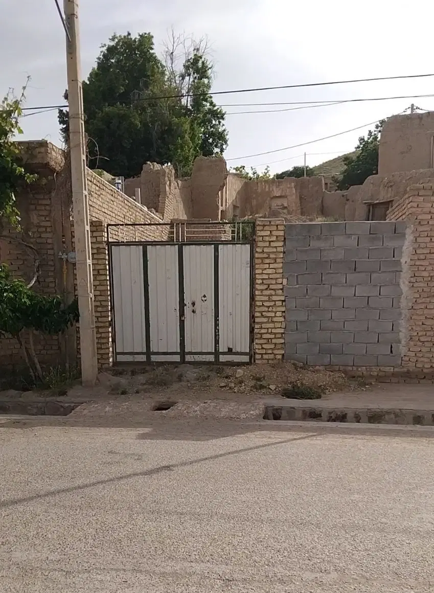 زمین دو بر حاشیه اصلی ایرج