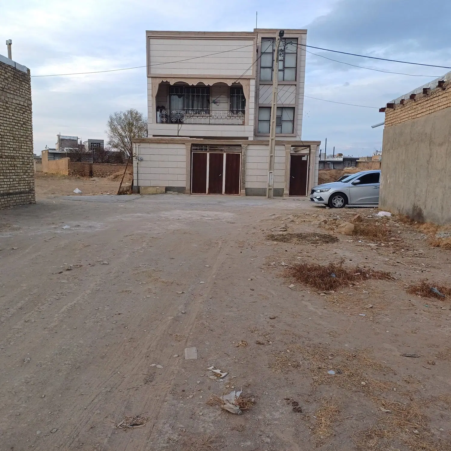 زمین مسکونی ب متراژ۲۳۰ متر