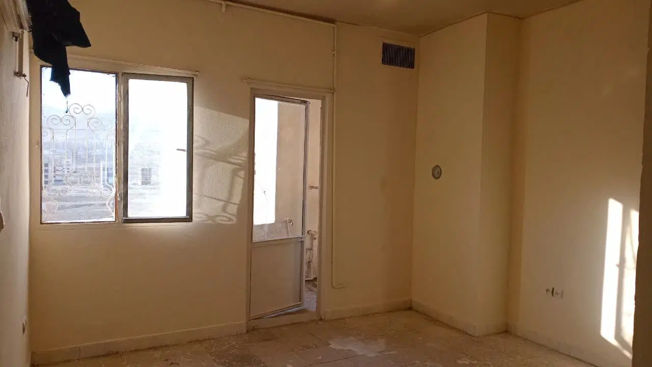 ۵۰ متری سلحشوران طبقه سوم