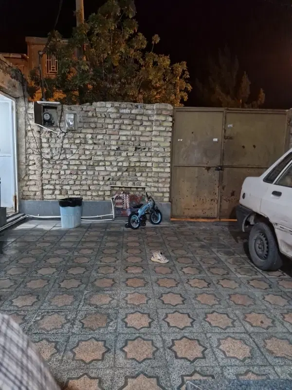 منزل همکف درب ساختمان