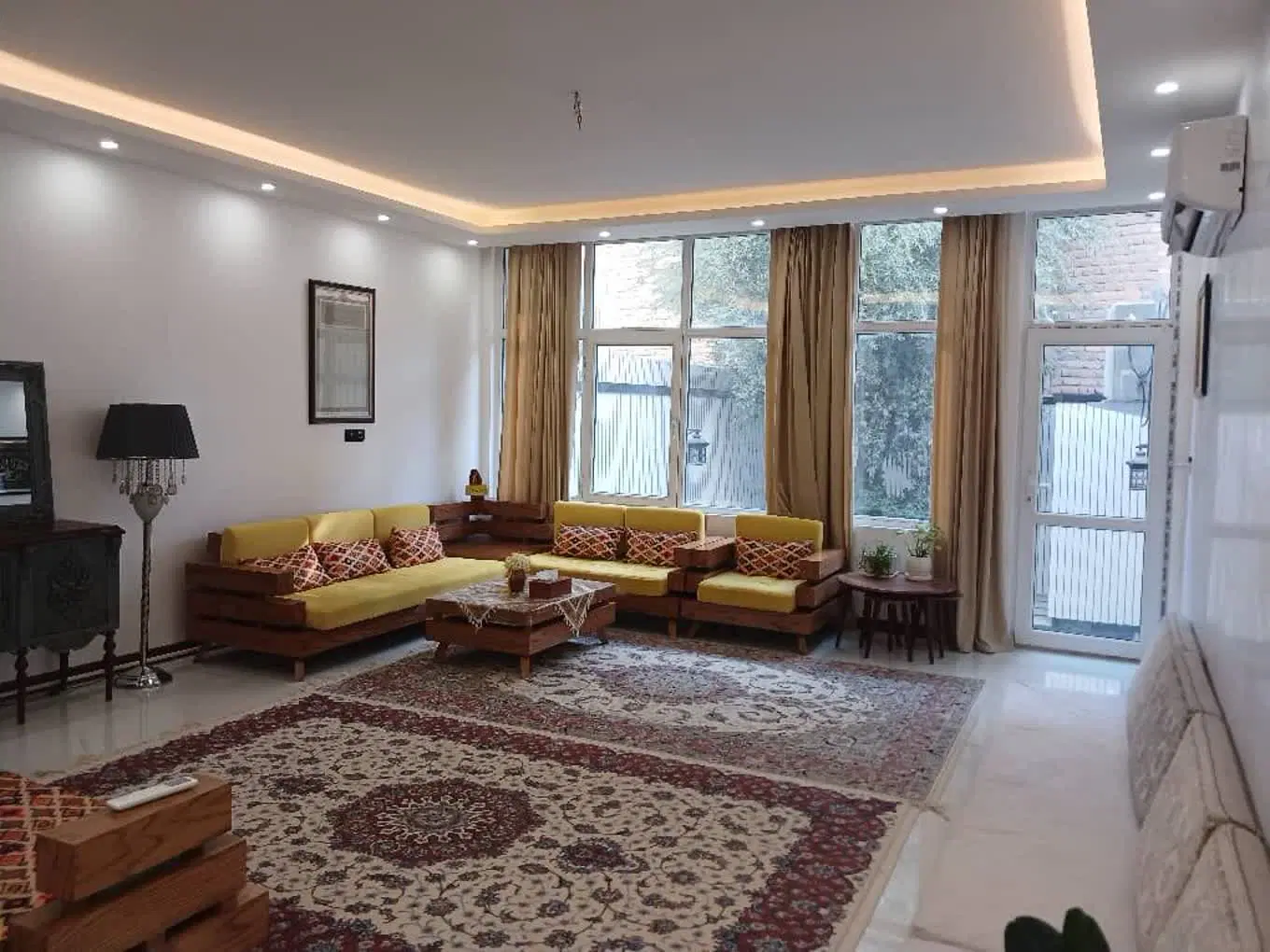 خانه ویلایی3طبقه جنوبی2قواره به خیابان اصلی زنبیل