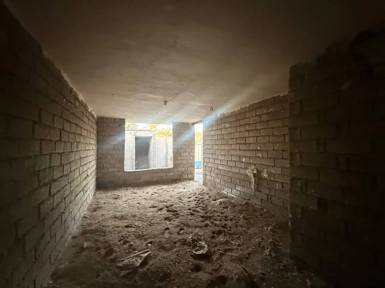 خانه نیمه ساز