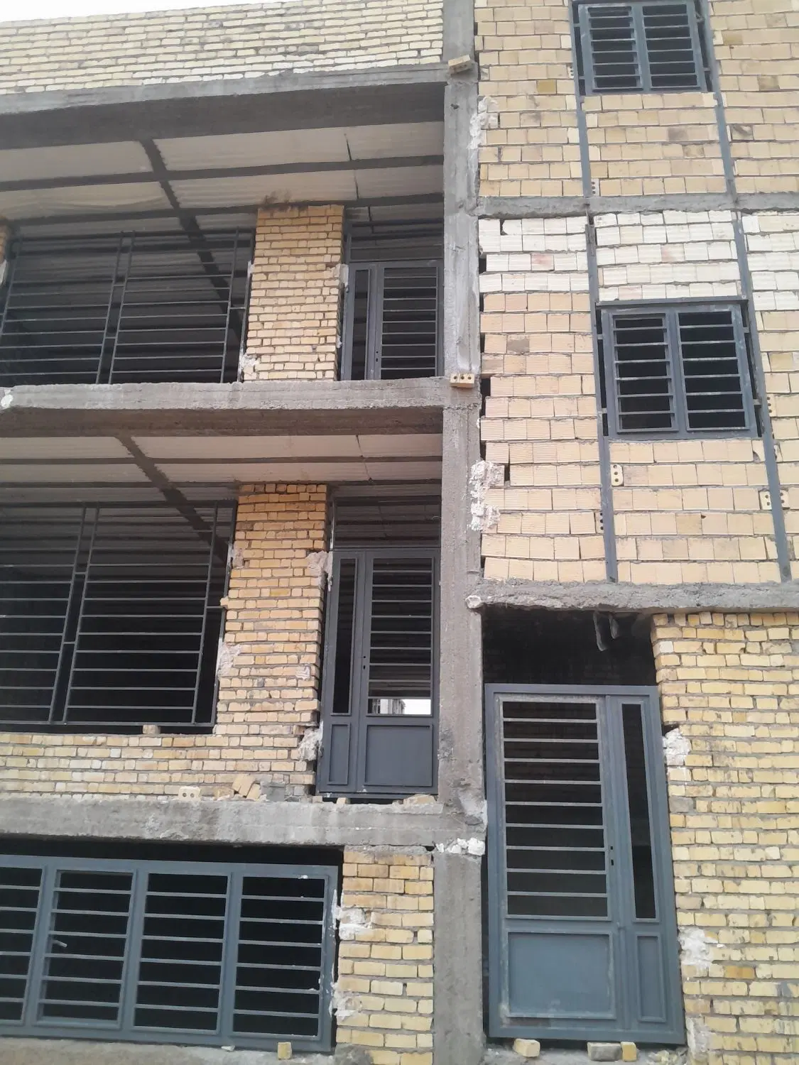 اسکلت ۳ طبق  شهرک گویم زیمنس