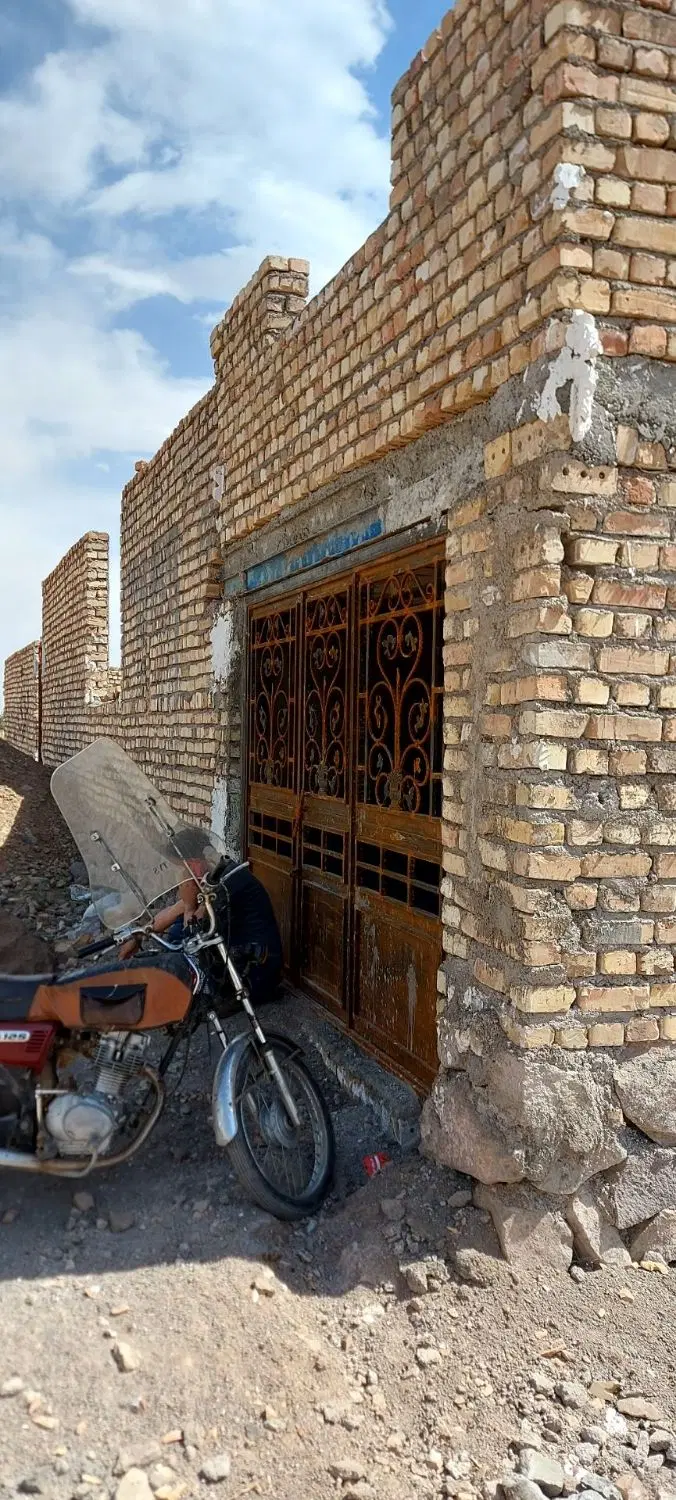 معاوزه یافروش زمین ویلایی نیمه ساز