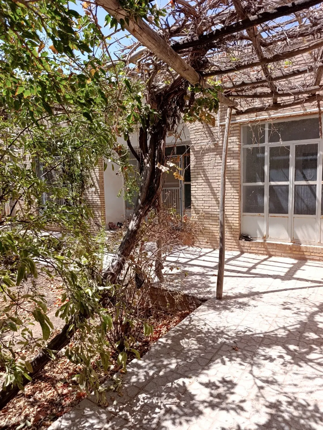 خونه باغ دنج