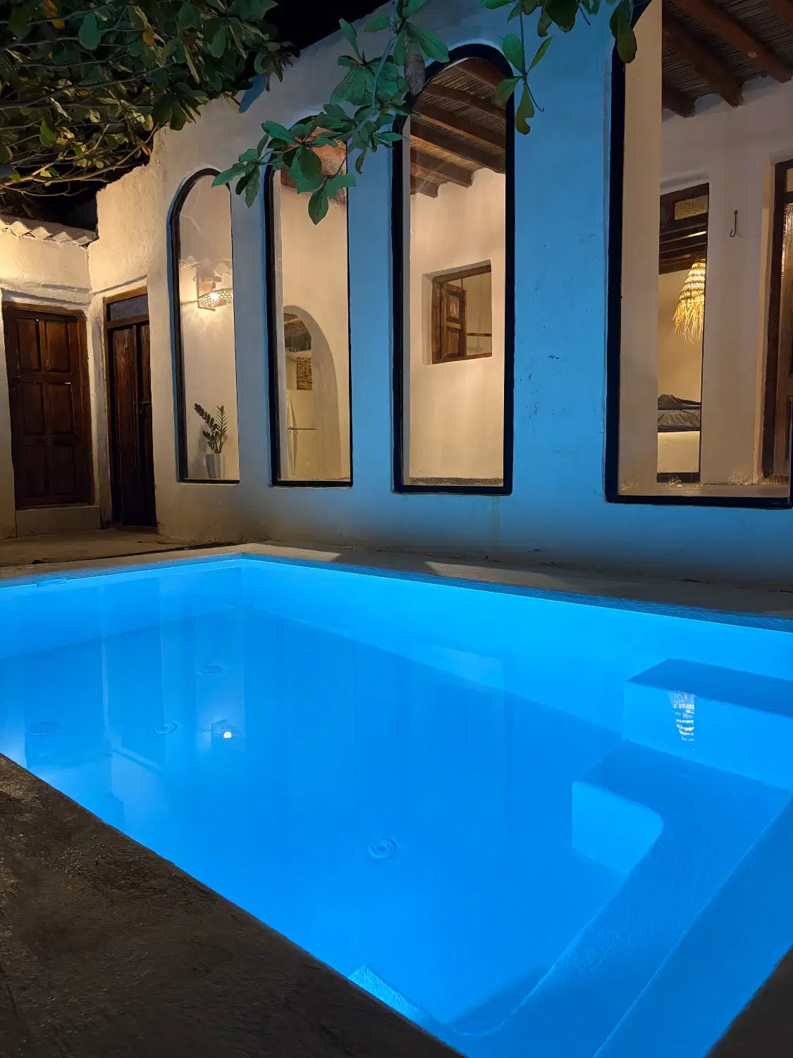 اقامتگاه و بومگردی دربستی