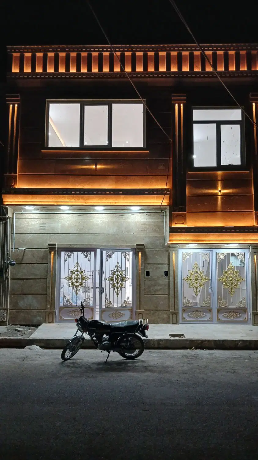 منزل کلیدنخورده دوطبقه ۱۵۰ متری شهدای گمنام