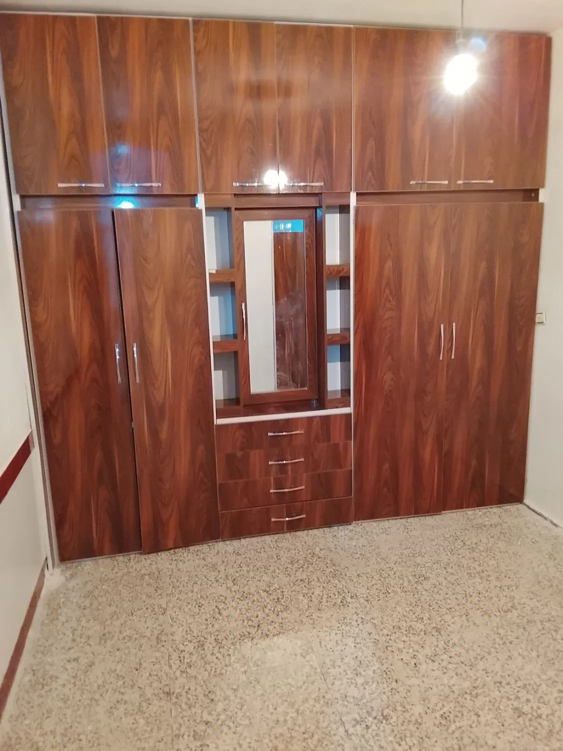 طبقه‌بالا‌گلدشت‌شرقی