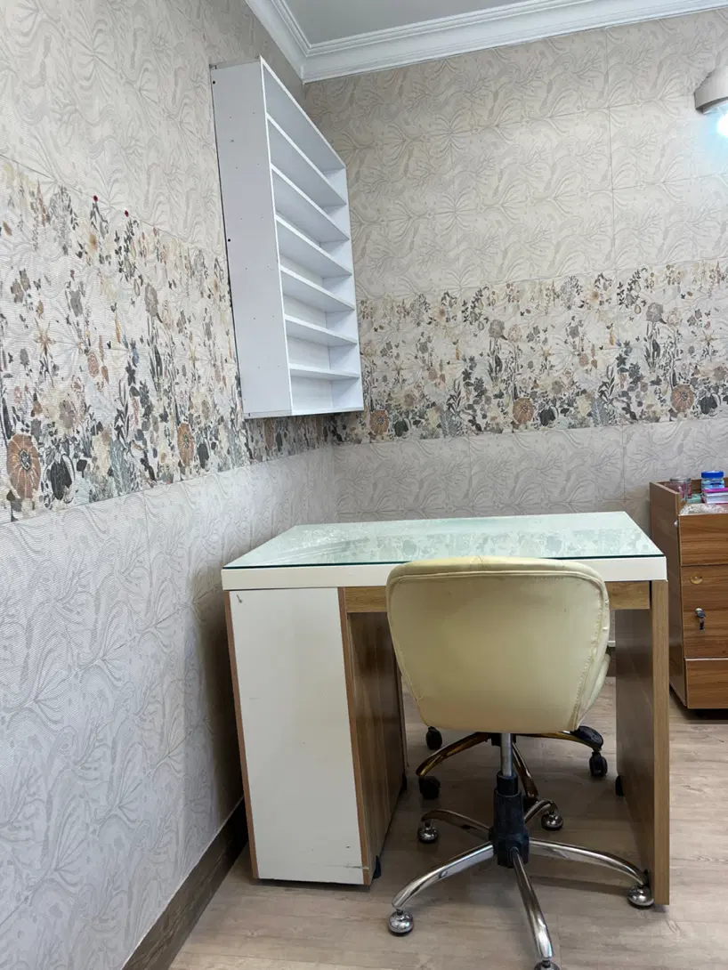 اجاره میز ناخن