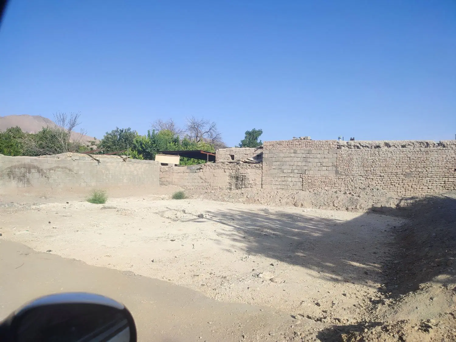 زمین فروشی