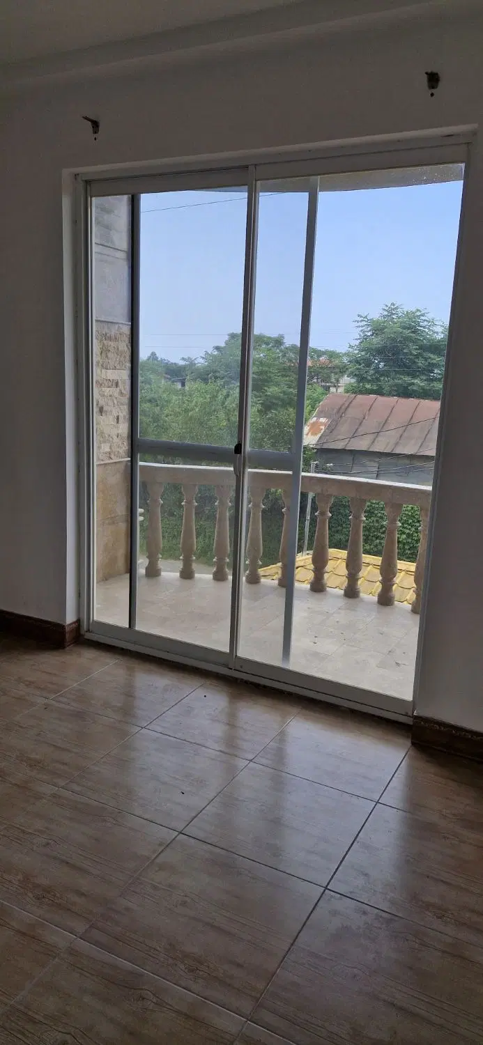 آپارتمان خوش نقشه غرق نور در طالش محله