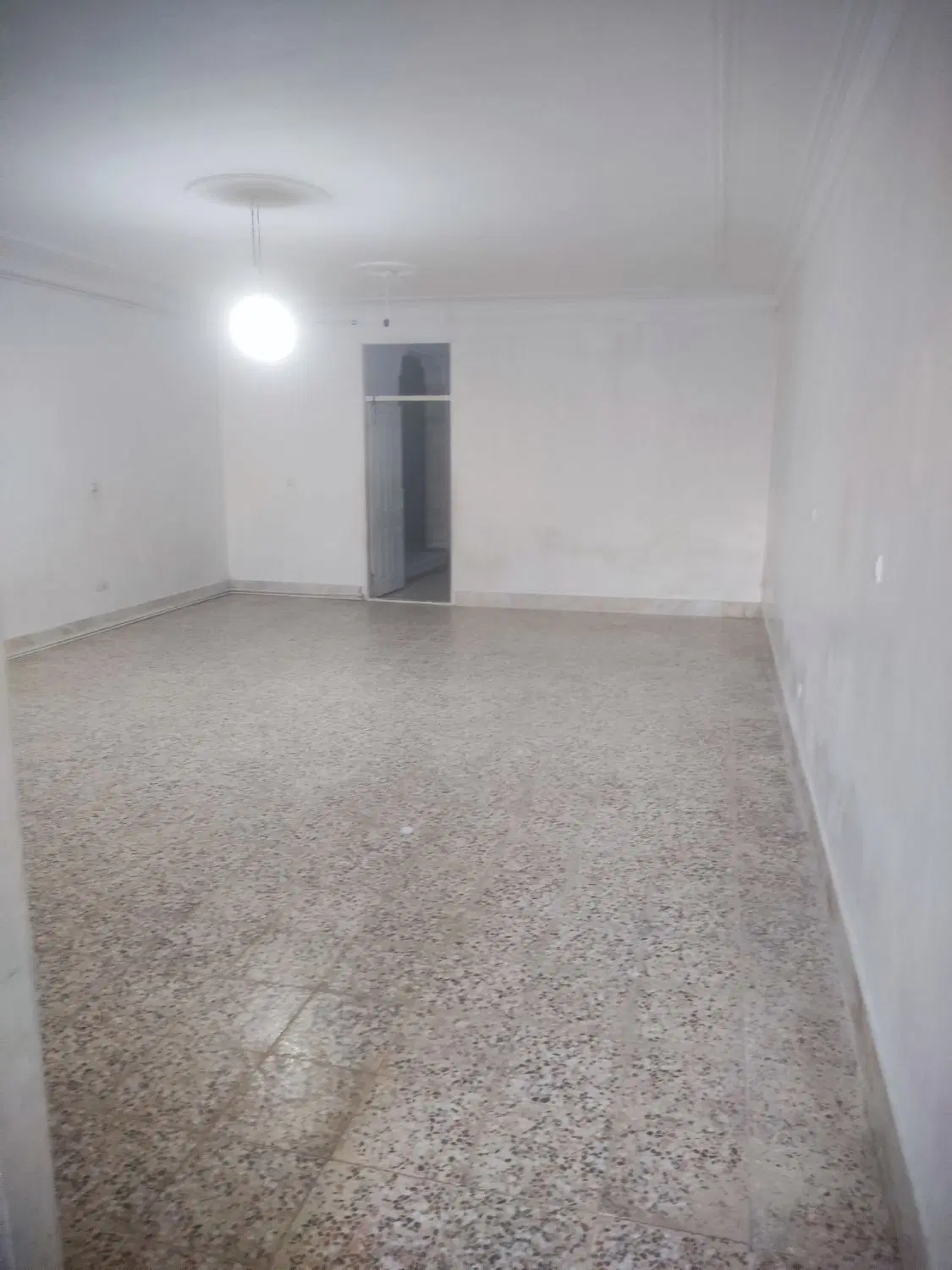 خانه اجاره ای حیاط دار