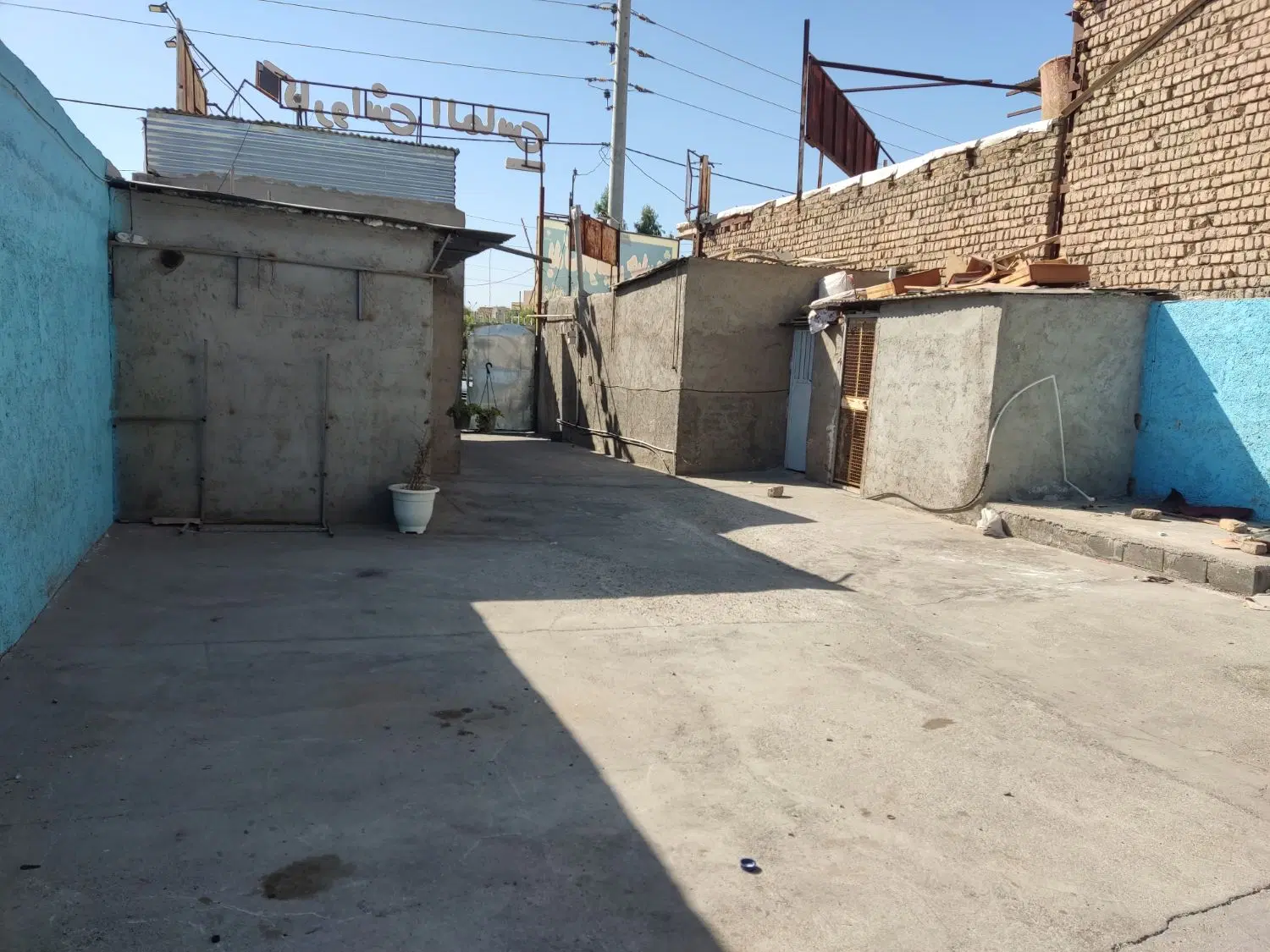 اجاره گاراژ300 متری پایین فروشگاه خلیلی قبل بریدگی