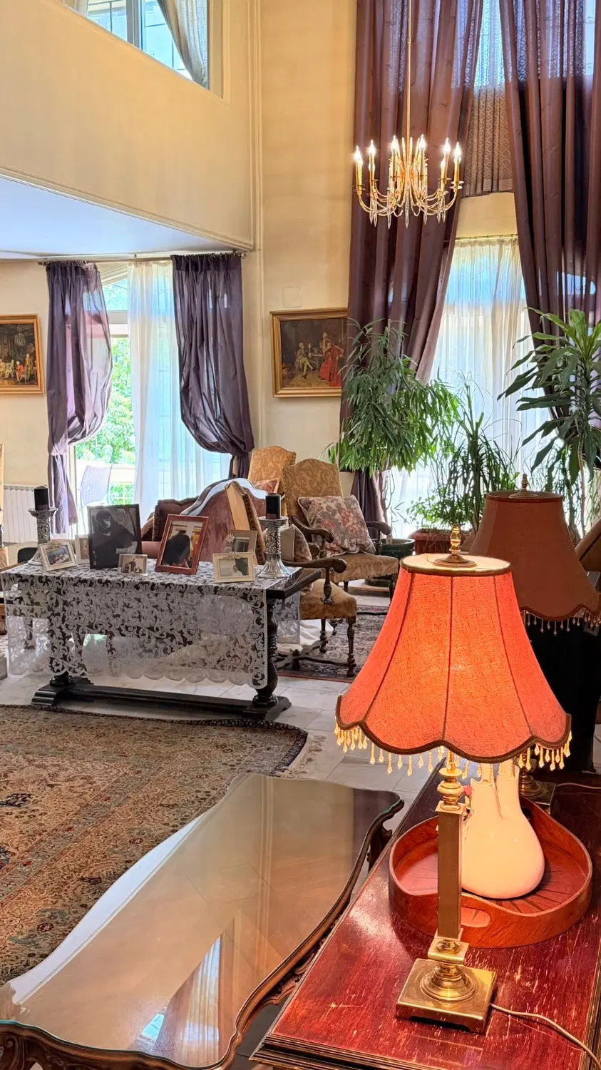 فرهاد ۲۷۰ متر مفید + ۱۳۰متر *حیاط اختصاصی*