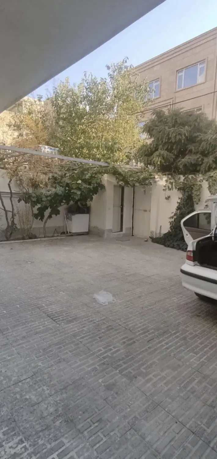 اپارتمان ۴واحد فروشی