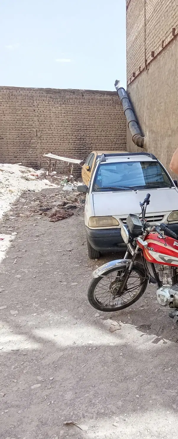 زمین فروشی