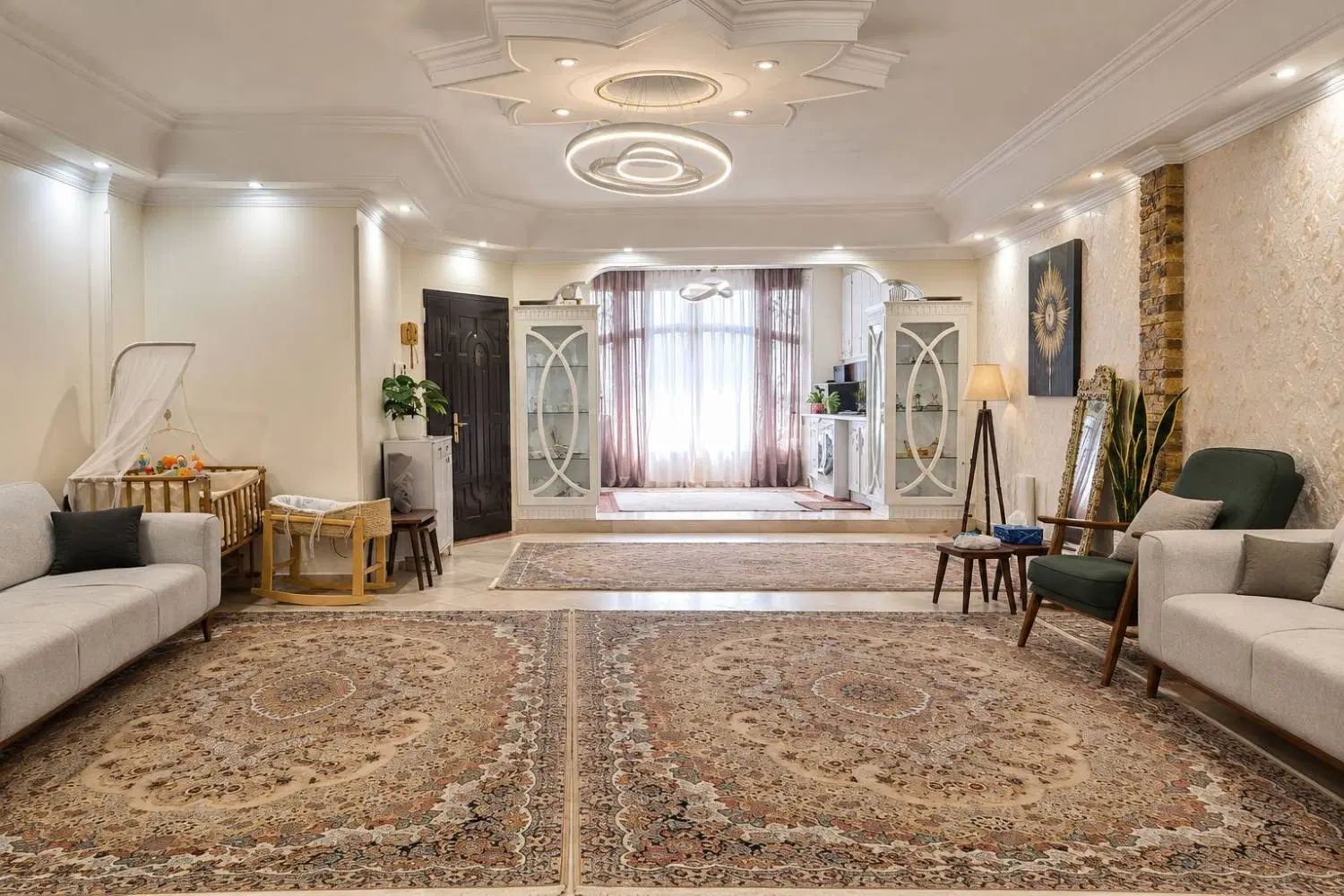 ۸۵ متر ۲خواب پیروزی _ کوچه گودرزی _ تک‌واحدی