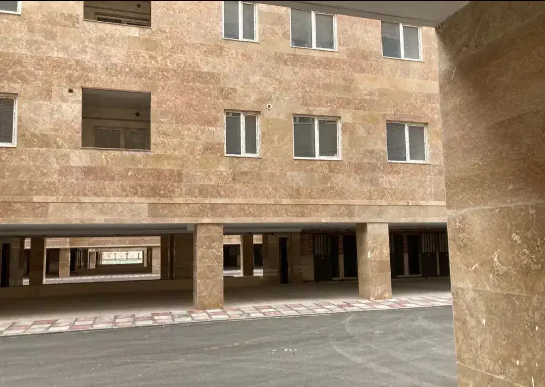 آپارتمان ۸۴ متری امام حسن پرند