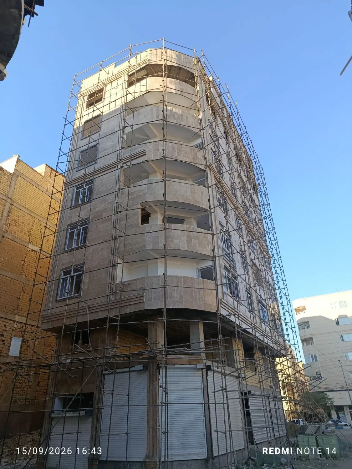 فروش آپارتمان ۱۱۰ متری با پارکینگ اختصاصی و انباری