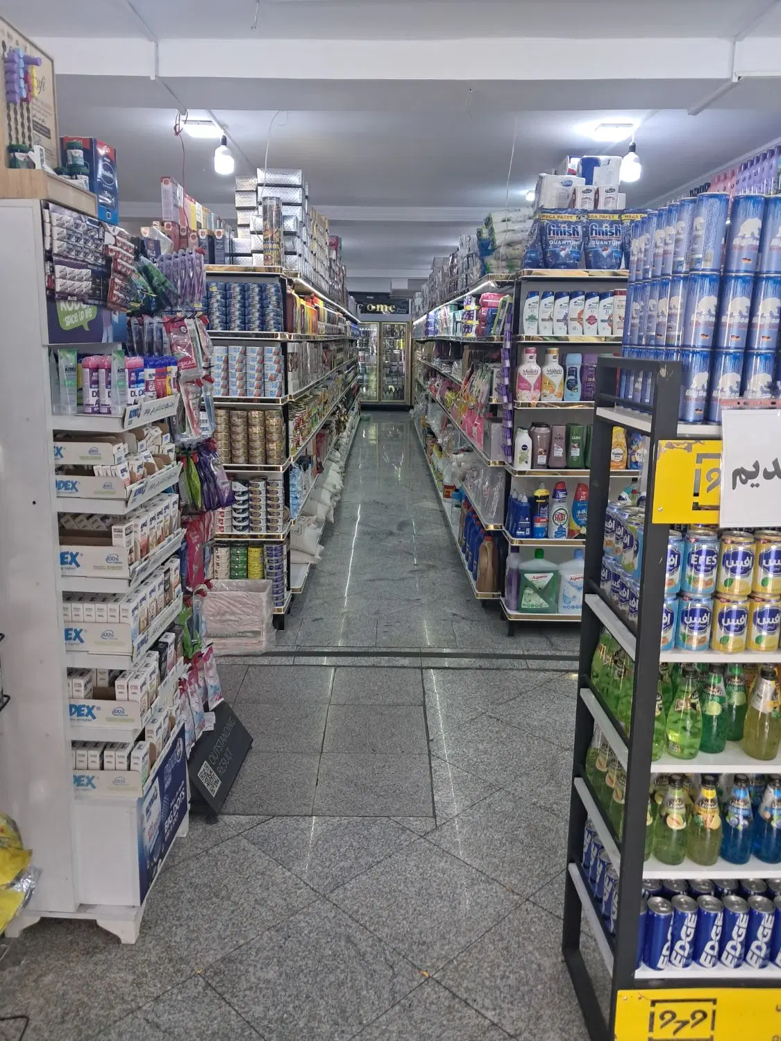 ۲۷۰متر مغازه کفی سعادت آباد