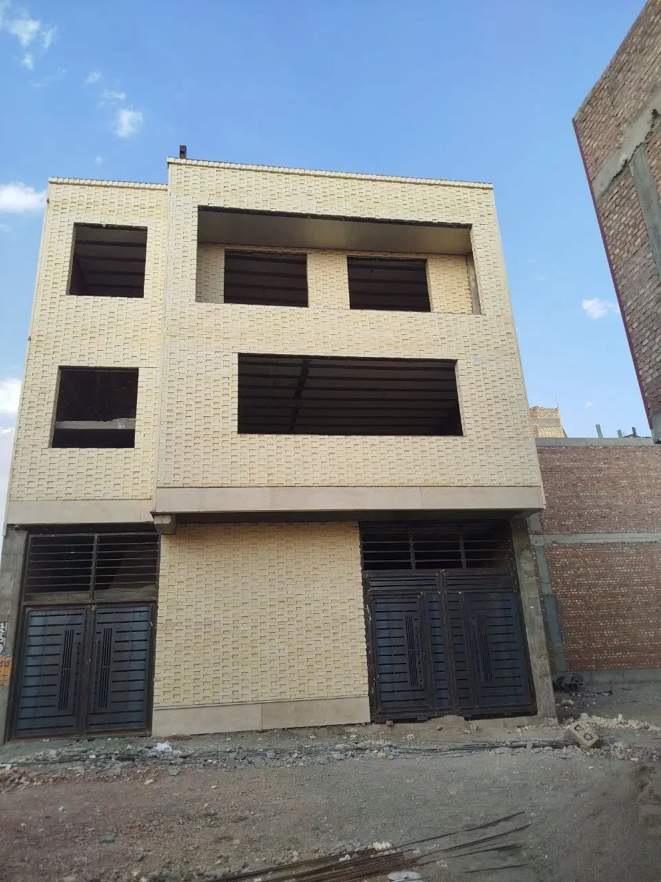 سه طبقه نما دار 30 متری مهندس رشیدی