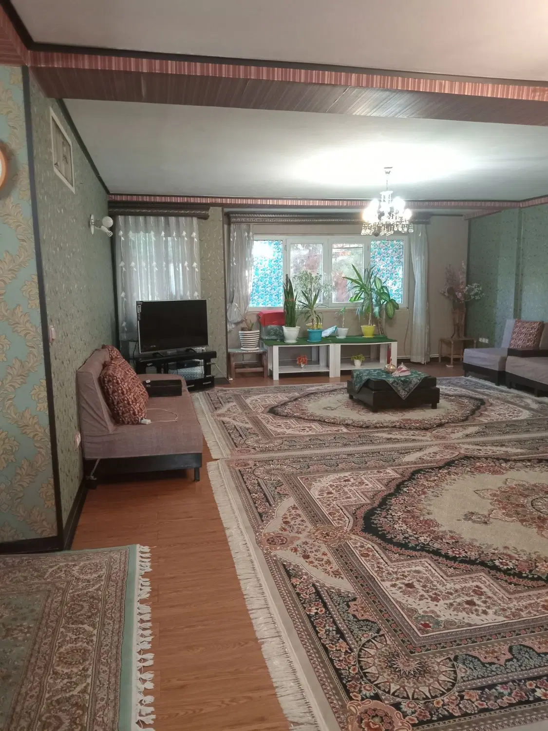 ویلایی۳۵۰ متر ۲طبقه ۲۷۰متری ۳خواب