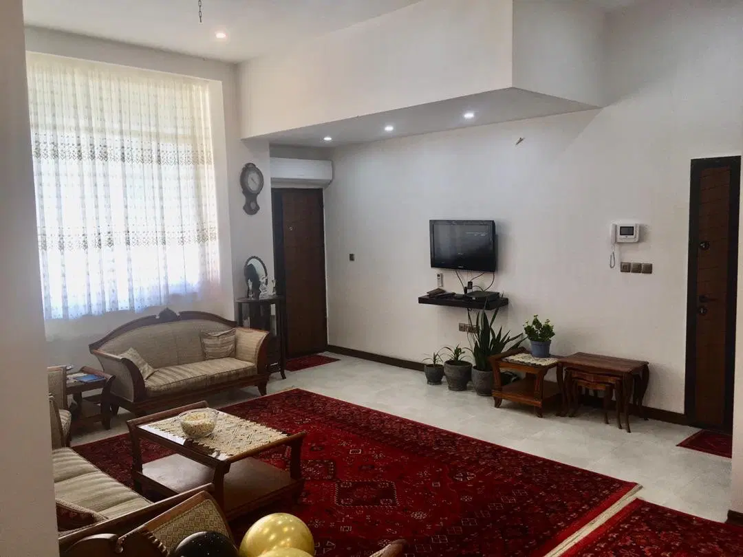 ویلا به همراه مغازه