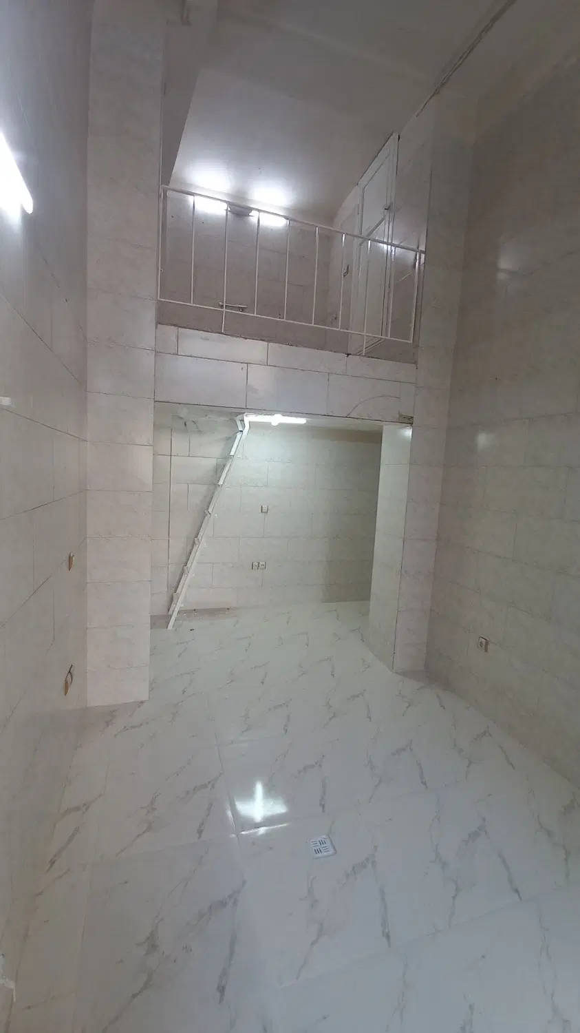 ۲۷ متر مغازه ۲۳ سندی وایین