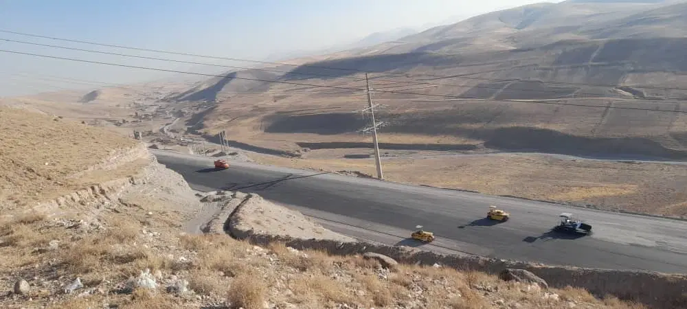 زمین در بالای شادباد کمرنق