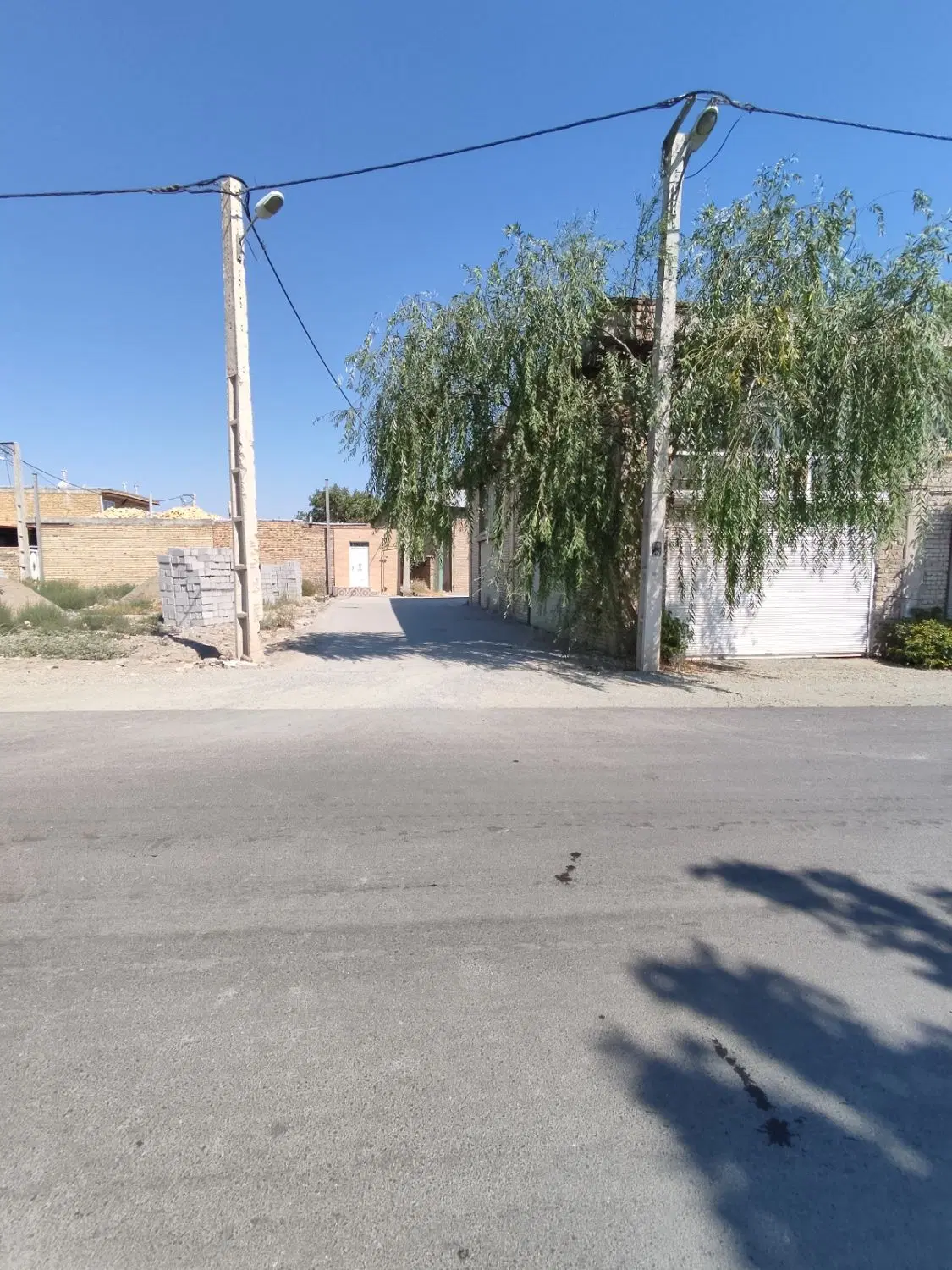 اجاره سالن صنعتی ،کارگاهی واقع  در بلوار فرودگاه .