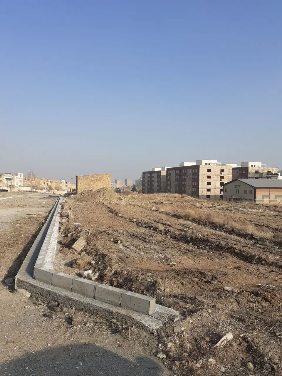 فروش یک قطعه زمین