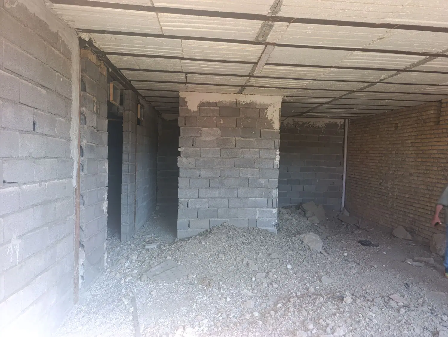 خانه نیمه کاره آساوله