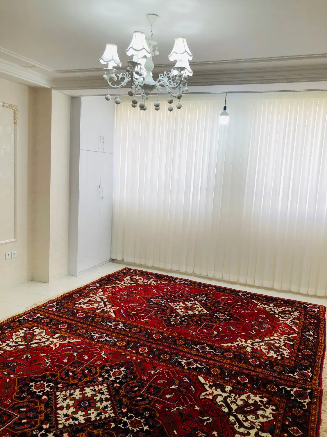 واحد نقلی بر خیابان مرکز شهر