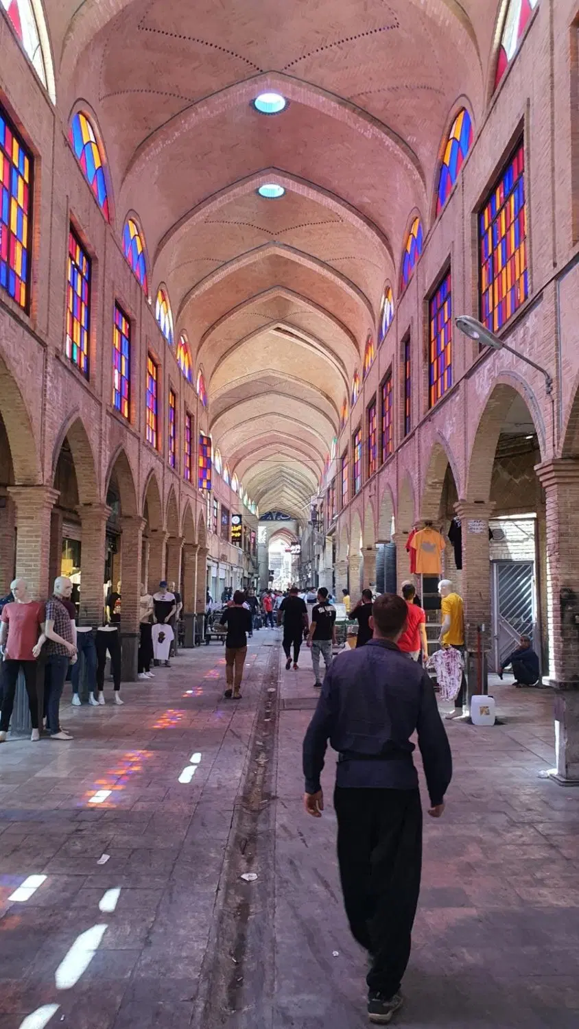 یک باب مغازه در پاساژ پردیس بازار(آهنگران)