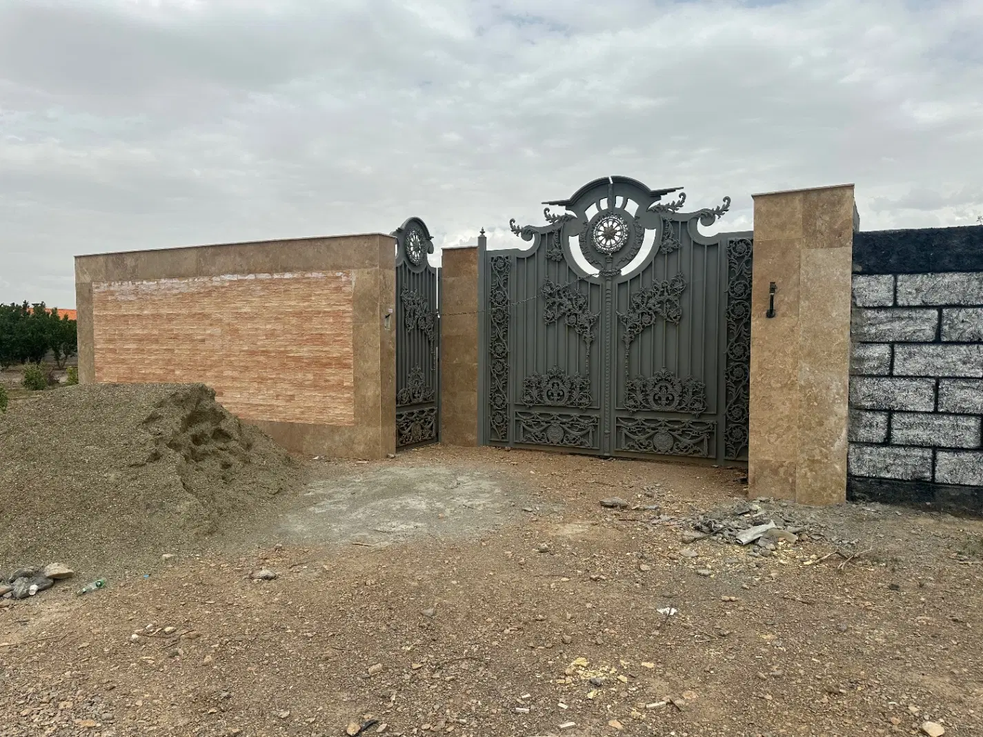 زمین محصور با مجوز