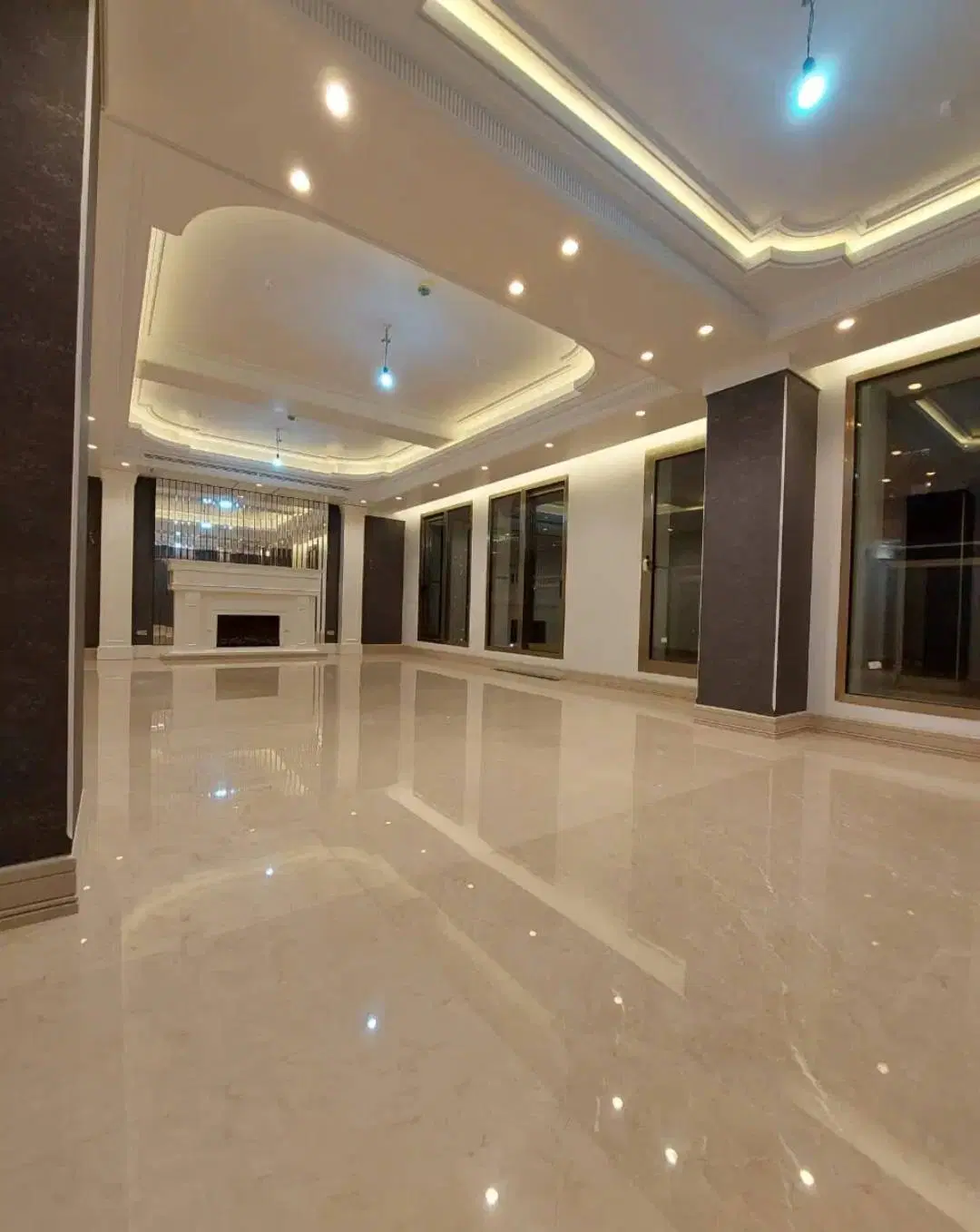 شهرک غرب 165 مترسه خواب مستر  نوساز با مشاعات