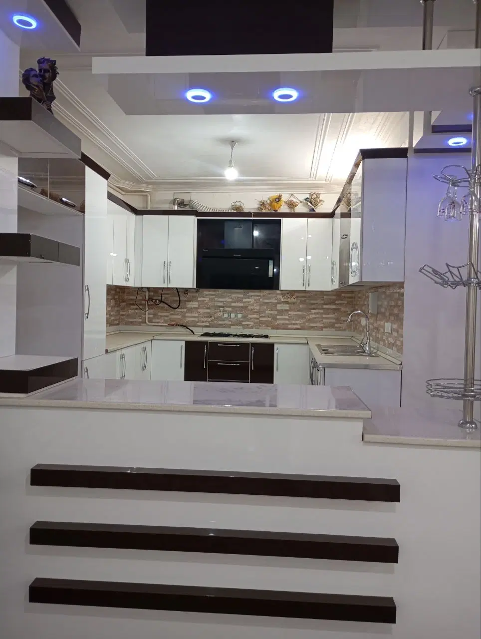 اجاره آپارتمان دو خوابه در خیابان خبرنگار