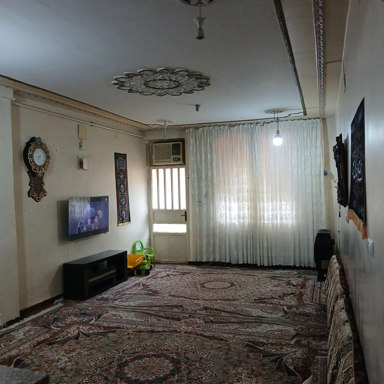 همکف ۹۰ متری از ۴ واحده
