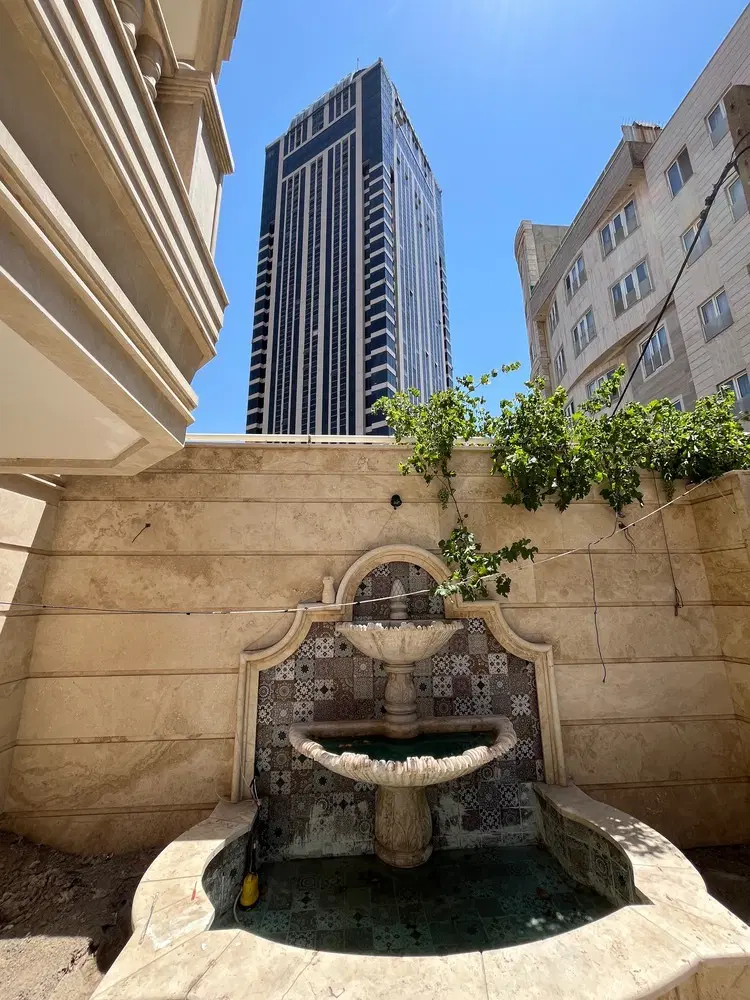 فروش یکجا ۵ طبقه لوکس آپارتمانی در ولیعصر