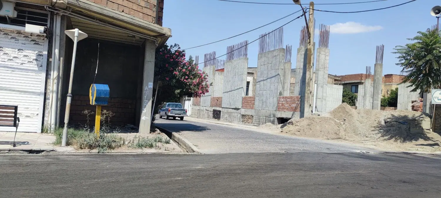 مغازه نبش خیابون اصلی