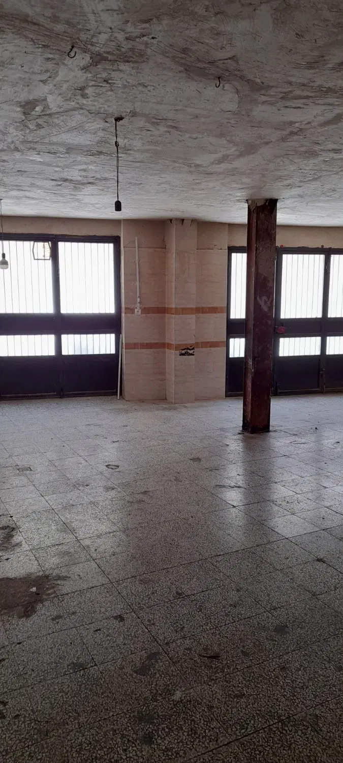 کارگاه و انباری