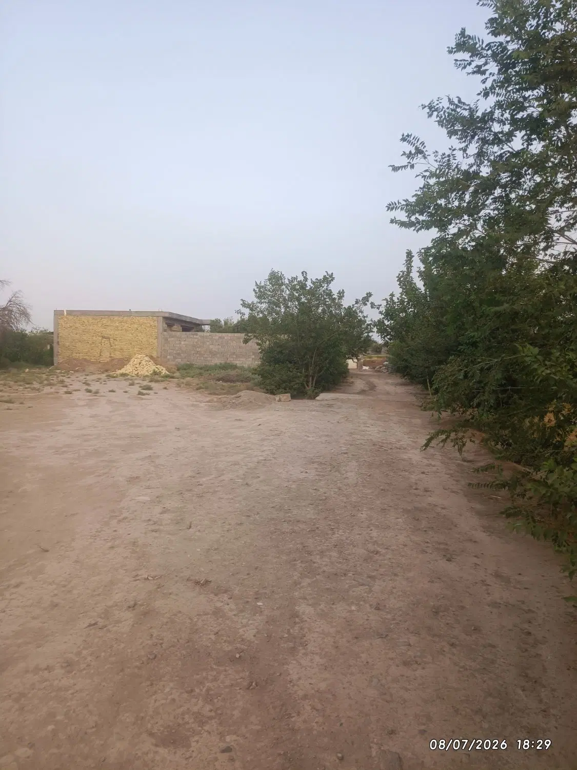 زمین روبروی تالار قصر مساحت 133متر