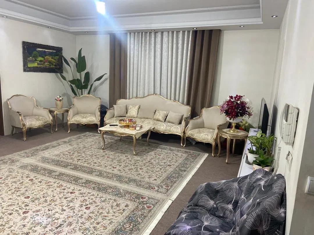 واحد ۸۰متری فول امکانات