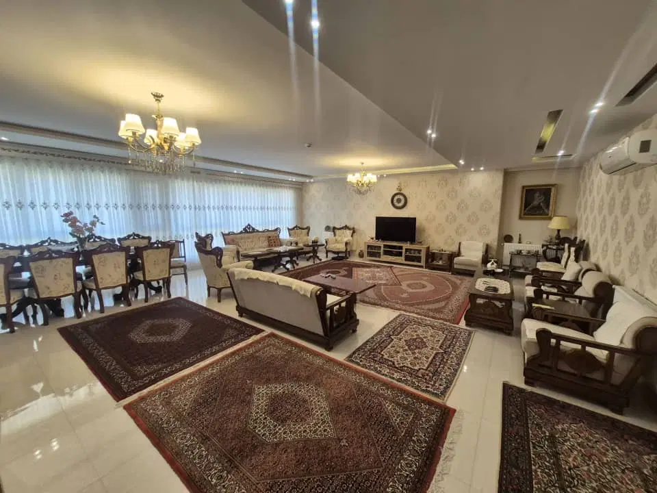 یک آپارتمان ۱۱۵ متری ۳ بر نور در شهرک فرهنگیان
