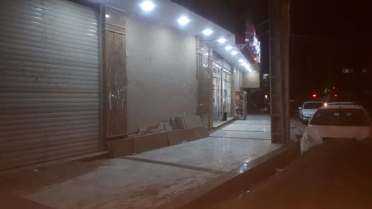 مغازه بر خیابان در زیباشهر با موقعیت عالی سر۳ نبش