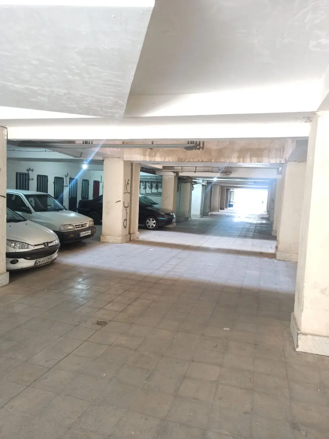 ۷۶ متر دوخواب نماسنگ فول مالک هستم