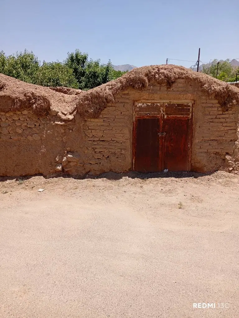 178 متر خانه متروکه در علی آباد یزد