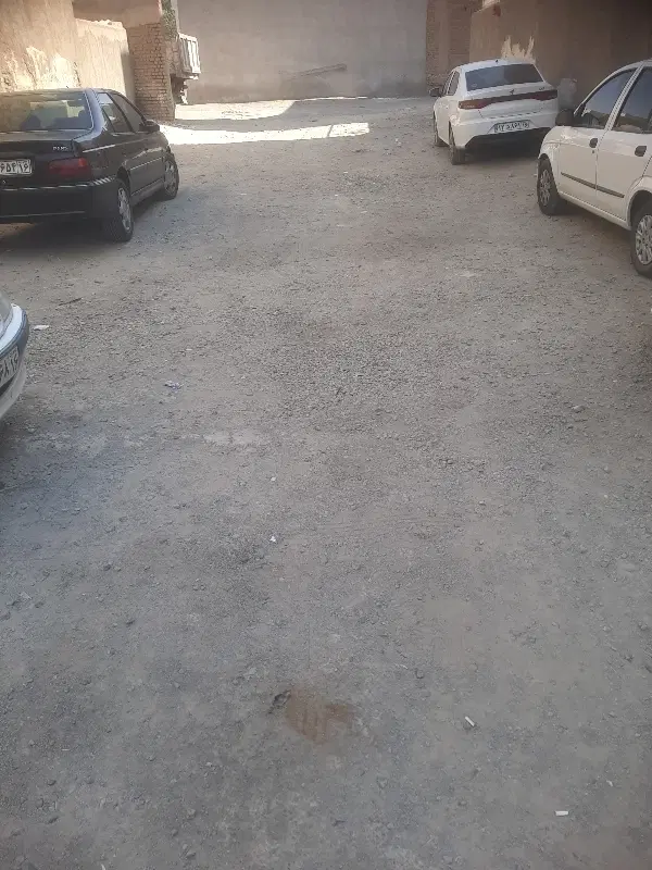 زمین ۱۴۴ متری